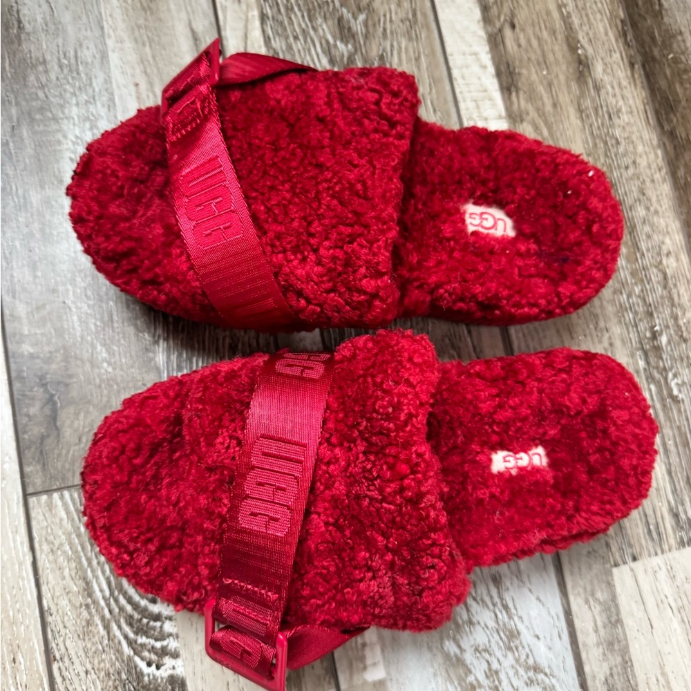 UGG  Fluffy Slide Sandals